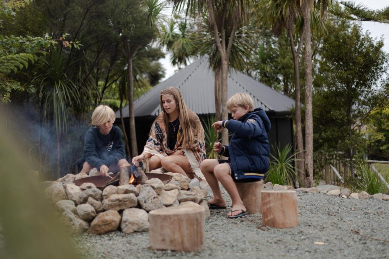 Tui & Nikau Cabins Mangawhai Exteriör bild